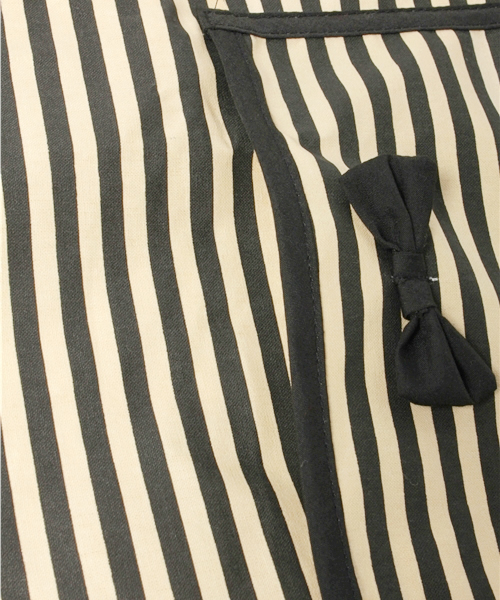 TOCCA（トッカ）の「ＳＴＲＩＰＥＤ　ＡＰＲＯＮエプロン（その他・レディース・ブラック系5・F）」の8枚目の写真