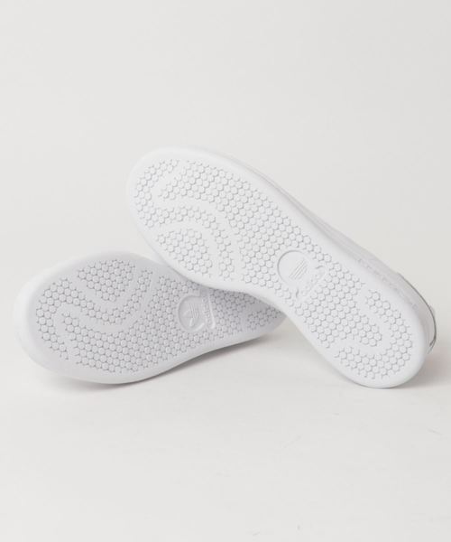 adidas(アディダス)の「adidas アディダス STAN SMITH W スタンスミス G27893 WHT/RED(スニーカー・メンズ・ホワイト・22.0cm/22.5cm/23.0cm/23.5cm/24.0cm/24.5cm/25.0cm/25.5cm/26.0cm/26.5cm/27.0cm/27.5cm/28.0cm)」の3枚目の写真