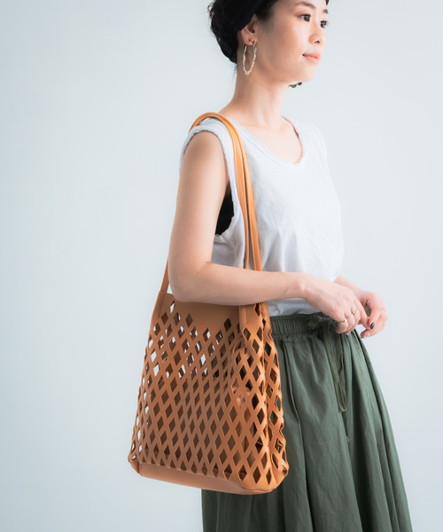 Libra Cue(リブラ キュー)の「【Libra】合皮メッシュショルダーBAG(ショルダーバッグ・レディース・ホワイト/ブラック/ベージュ・FREE)」の15枚目の写真