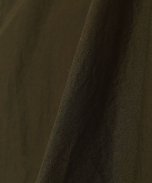 MHL.（エムエイチエル）の「DRY COTTON RAMIE POPLIN（シャツ/ブラウス・レディース・ホワイト/オリーブ/ブルー・1/2/3）」の8枚目の写真