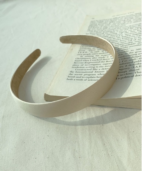 PairPair（ペアペア）の「サテンカチューシャ(AR)（カチューシャ・レディース・ブラック/ブラウン/アイボリー/モカ/ベージュ・FREE）」の6枚目の写真