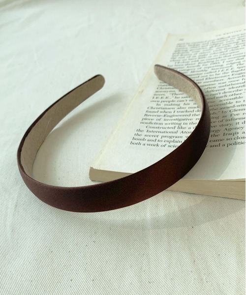 PairPair（ペアペア）の「サテンカチューシャ(AR)（カチューシャ・レディース・ブラック/ブラウン/アイボリー/モカ/ベージュ・FREE）」の7枚目の写真