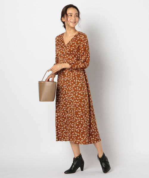 NOLLEY’S（ノーリーズ）の「小花プリントフレアワンピース（ワンピース・レディース・ブルー系その他4/ブルー系その他3/ブラウン系その他3・36/38）」の10枚目の写真