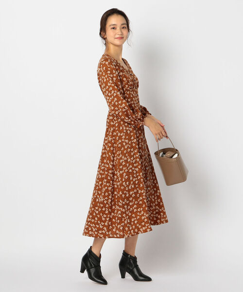 NOLLEY’S（ノーリーズ）の「小花プリントフレアワンピース（ワンピース・レディース・ブルー系その他4/ブルー系その他3/ブラウン系その他3・36/38）」の11枚目の写真