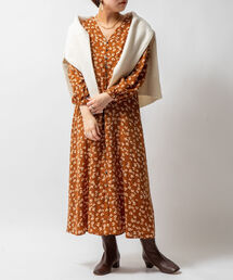 小花プリントフレアワンピース