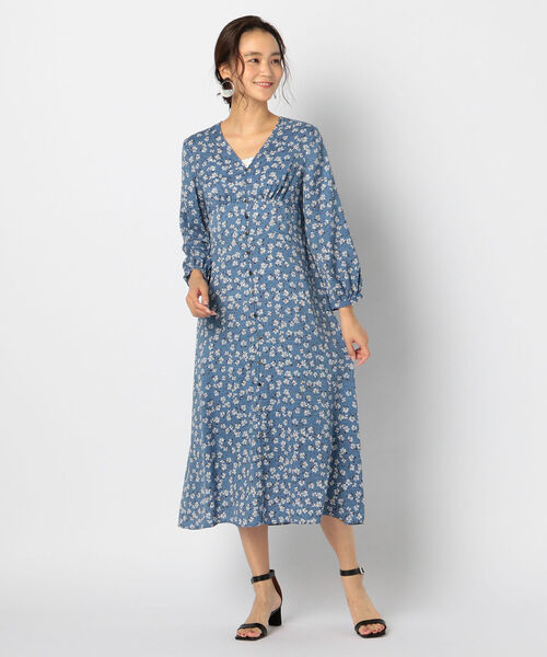 NOLLEY’S（ノーリーズ）の「小花プリントフレアワンピース（ワンピース・レディース・ブルー系その他4/ブルー系その他3/ブラウン系その他3・36/38）」の4枚目の写真