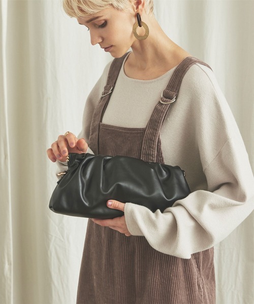 titivate（ティティベイト）の「2wayギャザークラッチバッグ（クラッチバッグ・レディース・ベージュ/ブラウン/ブラック・FREE）」の2枚目の写真