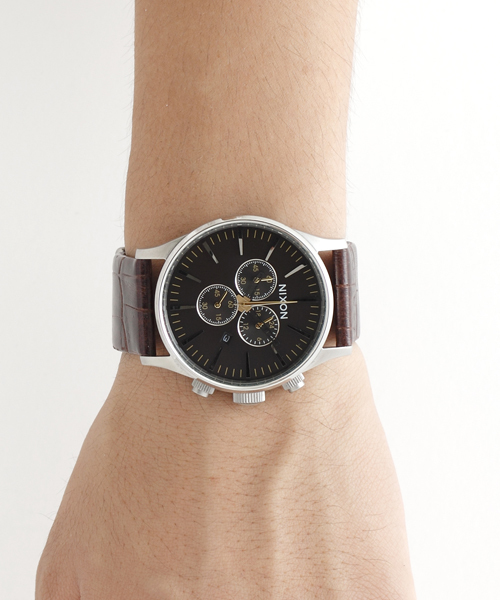 NIXON（ニクソン）の「THE SENTRY CHRONO　LEATHER（アナログ腕時計・メンズ・ブラウン/ブラウン系その他/グレー/ブルー/ブラック系その他/その他/その他2/ブラック・FREE）」の12枚目の写真
