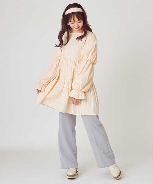one after another NICE CLAUP（ワンアフターアナザーナイスクラップ）の「【Web限定】袖コンシャスチュニック（チュニック・レディース・ブラック/オフホワイト/サックスブルー/アイボリー・FREE）」の19枚目の写真