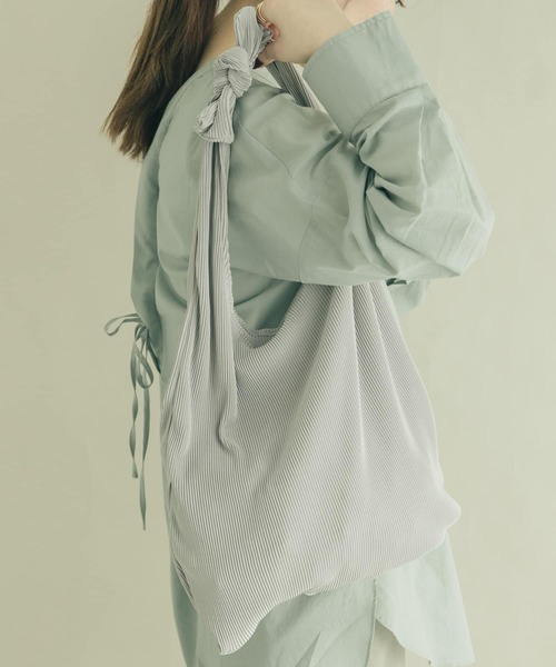SMELLY（スメリー）の「2WAYプリーツバッグ（エコバッグ/サブバッグ・レディース・ブルー/グレー/ブラウン・-）」の2枚目の写真