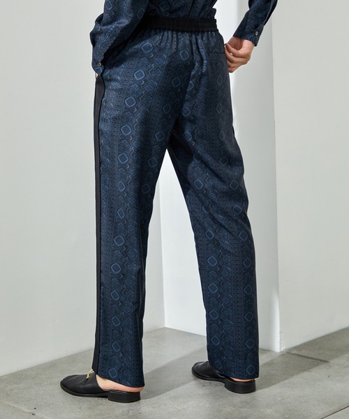 UNITED TOKYO ストライプスラックス Lサイズ相当 新品 タグ付き 紺 UNITED TOKYO（ユナイテッド トウキョウ）公式通販｜UNITED