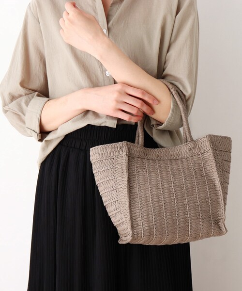 SHOO・LA・RUE（シューラルー）の「◆ペーパーブレードスクエアトート（トートバッグ・レディース・ブラック/ブラウン系その他/ブラウン系/レッド系1・00）」の10枚目の写真