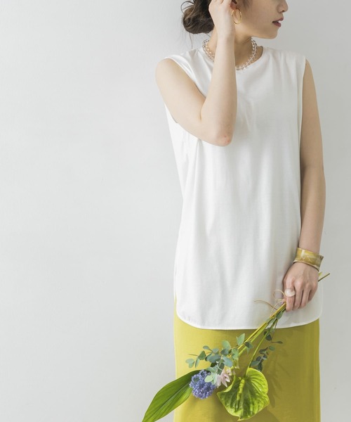 URBAN RESEARCH（アーバンリサーチ）の「ノースリーブラウンドヘムカットソー（Tシャツ/カットソー・レディース・オフホワイト/グレー系その他/イエロー系その他/ブラック・FREE）」の10枚目の写真