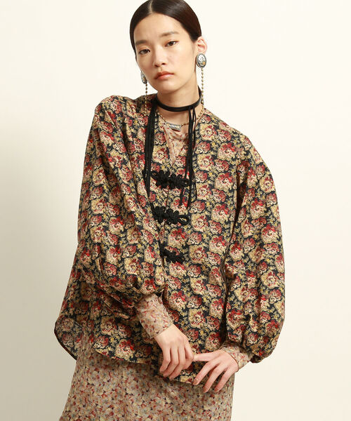 Ray BEAMS(レイビームス)の「FUMIE=TANAKA × Ray BEAMS / 別注 ボリューム プリント シャツブラウス(シャツ/ブラウス・レディース・ブラック・ONE SIZE)」の3枚目の写真