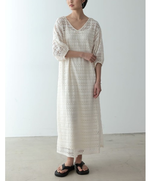 Re:EDIT(リエディ)の「3WAYボリュームスリーブレースワンピース×インナーキャミワンピース(ワンピース・レディース・ブラック/ブラウン/ホワイト/ベージュ・SHORT/TALL/LARGE/MEDIUM)」の10枚目の写真