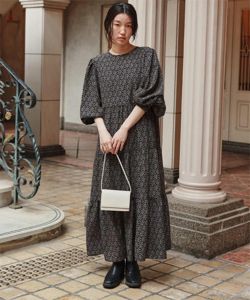 titivate（ティティベイト）の「前後2way花柄ティアードワンピース