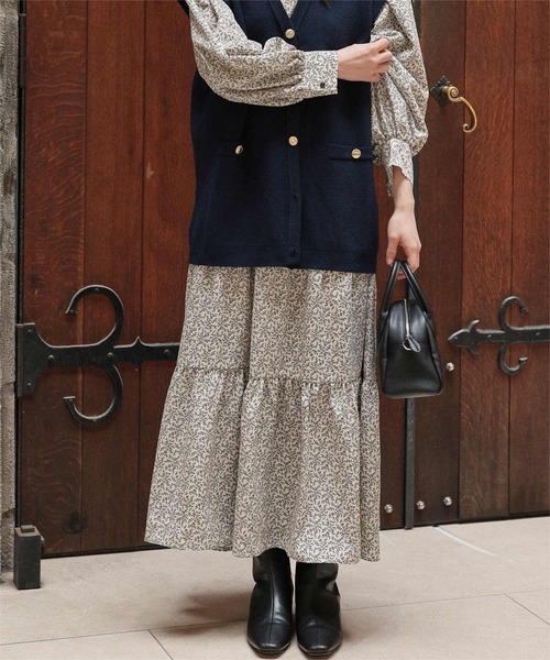 titivate（ティティベイト）の「前後2way花柄ティアードワンピース（ワンピース・レディース・アイボリー/ブラック/ブルー/ブラウン/ベージュ/ブラック系その他/ホワイト系その他・S/M/L/XS）」の10枚目の写真