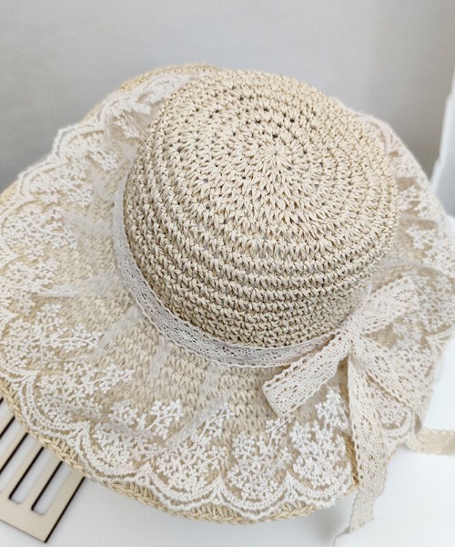 SFW（エスエフダブリュー）の「柔らかな麦わら風素材とレースリボンがガーリー　ストローハット（ハット・レディース・ベージュ/カーキ・FREE）」の7枚目の写真
