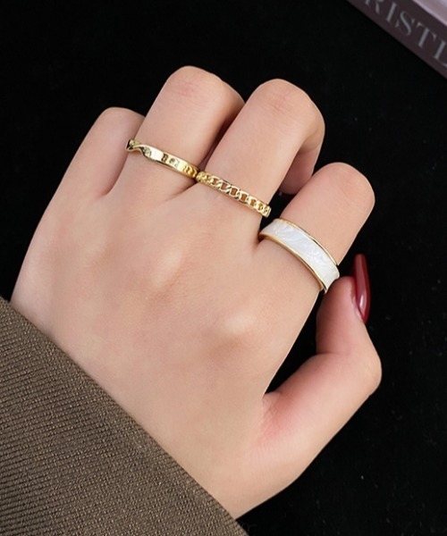 KOR(ケーオーアール)の「3連 デザインリング 重ね付け ラインストーン(リング・レディース・ゴールド系その他/ゴールド系その他2/ゴールド系その他3/ゴールド系その他4/ゴールド系その他5/ゴールド系その他6・ONESIZE)」の3枚目の写真