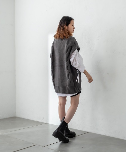 mystic(ミスティック)の「袖タックデザインシャツ(シャツ/ブラウス・レディース・ベージュ/オフホワイト/オレンジ/ブルー・FREE)」の7枚目の写真