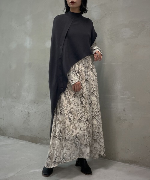 &g'aime（アンジェム）の「【&g’aime】ケープレイヤードニット（ニット/セーター・レディース・チャコールグレー/ブラック/ブラウン/グレイッシュベージュ・FREE）」の17枚目の写真