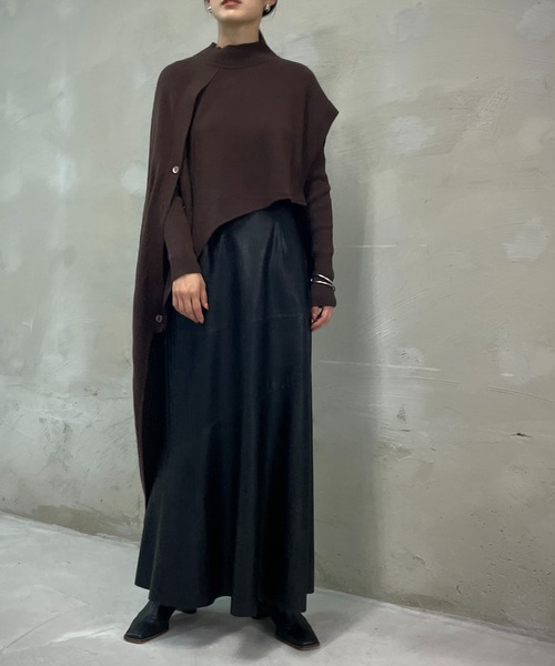 &g'aime（アンジェム）の「【&g’aime】ケープレイヤードニット（ニット/セーター・レディース・チャコールグレー/ブラック/ブラウン/グレイッシュベージュ・FREE）」の18枚目の写真