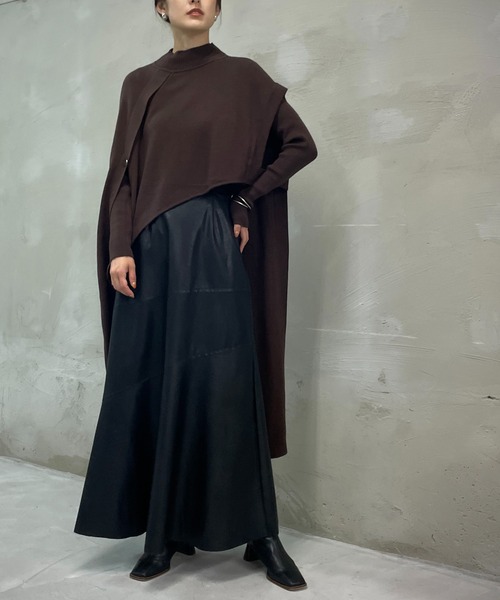 &g'aime（アンジェム）の「【&g’aime】ケープレイヤードニット（ニット/セーター・レディース・チャコールグレー/ブラック/ブラウン/グレイッシュベージュ・FREE）」の12枚目の写真