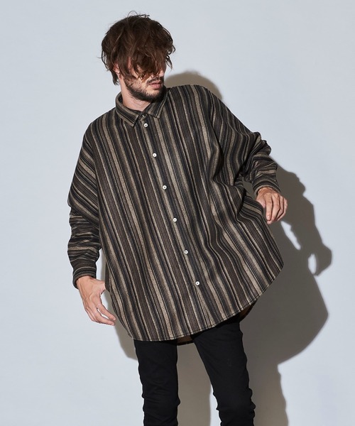 NO ID.(ノーアイディ)の「マルチストライプドルマンスリーブBIG-SH(シャツ/ブラウス・メンズ・ブラック/ベージュ/グリーン・ONE SIZE)」の5枚目の写真