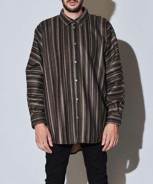 NO ID.(ノーアイディ)の「マルチストライプドルマンスリーブBIG-SH(シャツ/ブラウス・メンズ・ブラック/ベージュ/グリーン・ONE SIZE)」の8枚目の写真