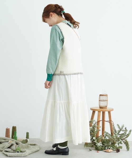 chambre de charme(シャンブルドゥシャーム)の「cdc ウール/ナイロン ブランケットステッチ ベスト(ベスト・レディース・ホワイト/ブルー/レッド・FREE)」の8枚目の写真