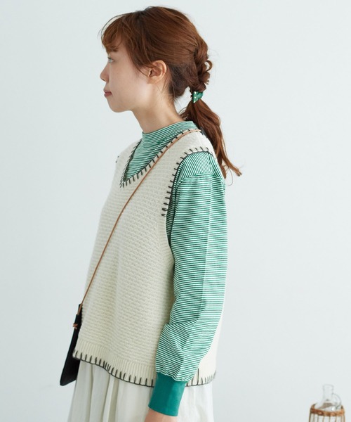 chambre de charme(シャンブルドゥシャーム)の「cdc ウール/ナイロン ブランケットステッチ ベスト(ベスト・レディース・ホワイト/ブルー/レッド・FREE)」の12枚目の写真