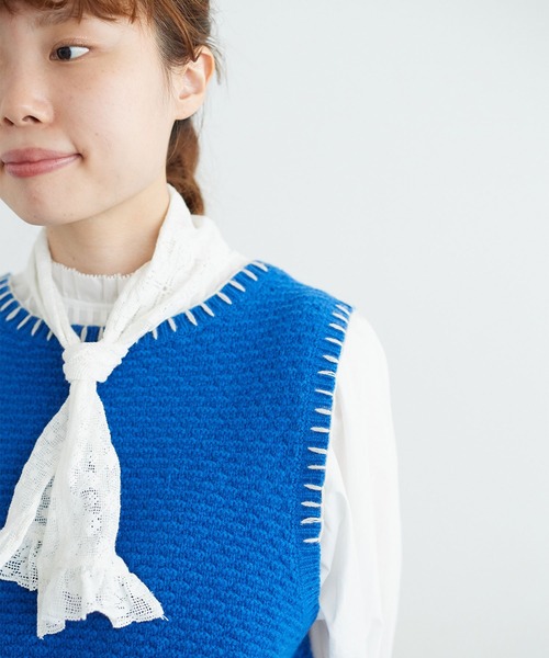 chambre de charme(シャンブルドゥシャーム)の「cdc ウール/ナイロン ブランケットステッチ ベスト(ベスト・レディース・ホワイト/ブルー/レッド・FREE)」の18枚目の写真