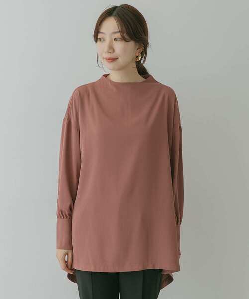 KBF+（ケービーエフプラス）の「KBF+　サイドドロストハイネックブラウス∴（シャツ/ブラウス・レディース・ブラウン系その他・ONE）」の2枚目の写真