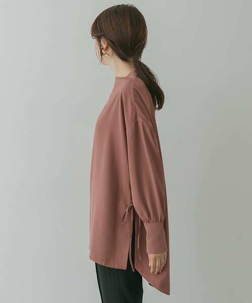 KBF+（ケービーエフプラス）の「KBF+　サイドドロストハイネックブラウス∴（シャツ/ブラウス・レディース・ブラウン系その他・ONE）」の3枚目の写真