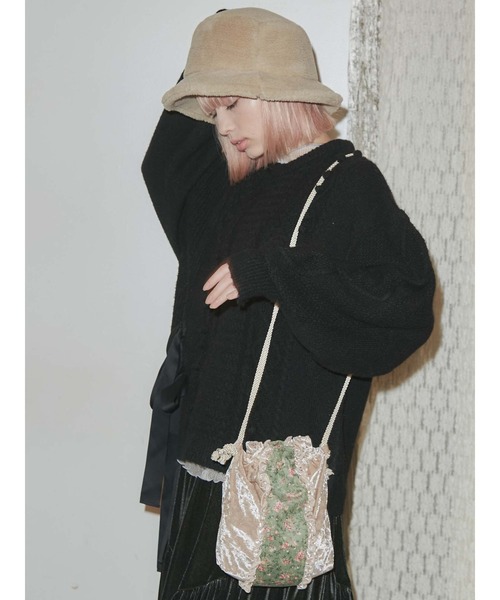 merry jenny（メリージェニー）の「flowerベロアフリルポシェット（ハンドバッグ・レディース・ブラック/アイボリー・FREE）」の11枚目の写真