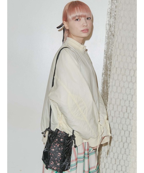 merry jenny（メリージェニー）の「flowerベロアフリルポシェット（ハンドバッグ・レディース・ブラック/アイボリー・FREE）」の18枚目の写真