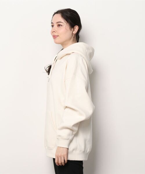MILKFED.(ミルクフェド)の「CLICK HEART BIG HOODIE(パーカー・レディース・ブラック/ベージュ/オフホワイト/ライトパープル・ONE SIZE)」の5枚目の写真