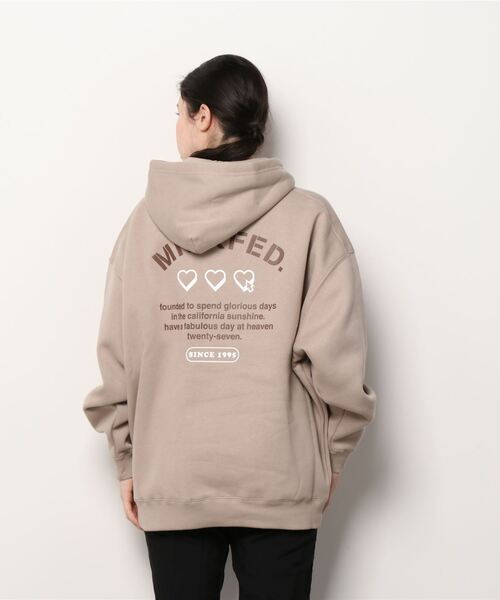 MILKFED.(ミルクフェド)の「CLICK HEART BIG HOODIE(パーカー・レディース・ブラック/ベージュ/オフホワイト/ライトパープル・ONE SIZE)」の8枚目の写真
