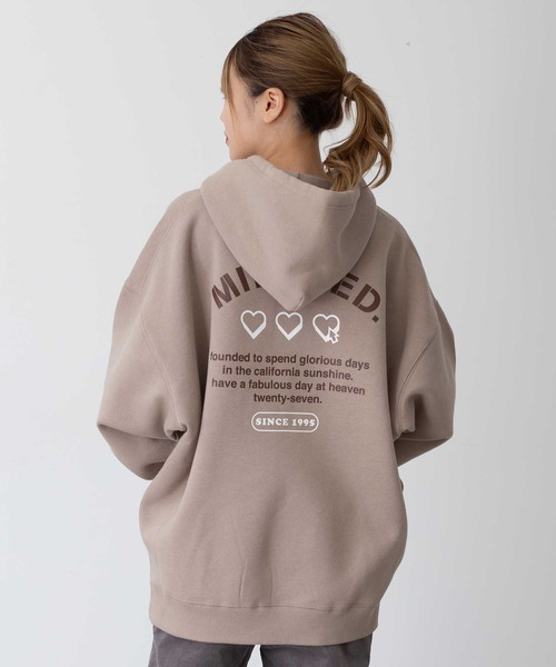 MILKFED.(ミルクフェド)の「CLICK HEART BIG HOODIE(パーカー・レディース・ブラック/ベージュ/オフホワイト/ライトパープル・ONE SIZE)」の3枚目の写真