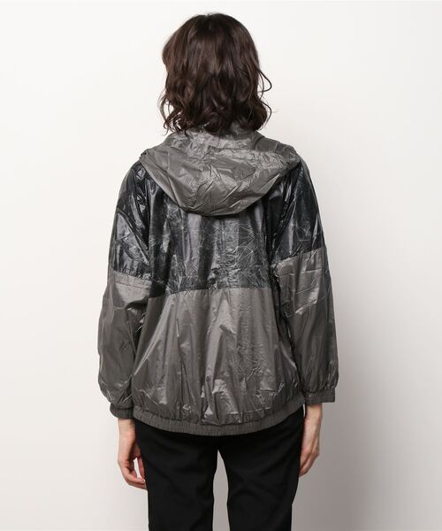 OAKLEY（オークリー）の「オークリー RADIANT SUPPLE GRAPHIC JACKET