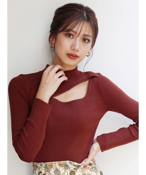 MURUA（ムルーア）の「変形ネックニット（ニット/セーター・レディース・アイボリー/ブラック/モカ/ベージュ/ブルー/ブラウン・FREE）」の4枚目の写真