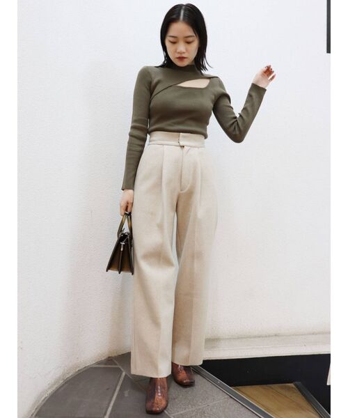 MURUA（ムルーア）の「変形ネックニット（ニット/セーター・レディース・アイボリー/ブラック/モカ/ベージュ/ブルー/ブラウン・FREE）」の7枚目の写真