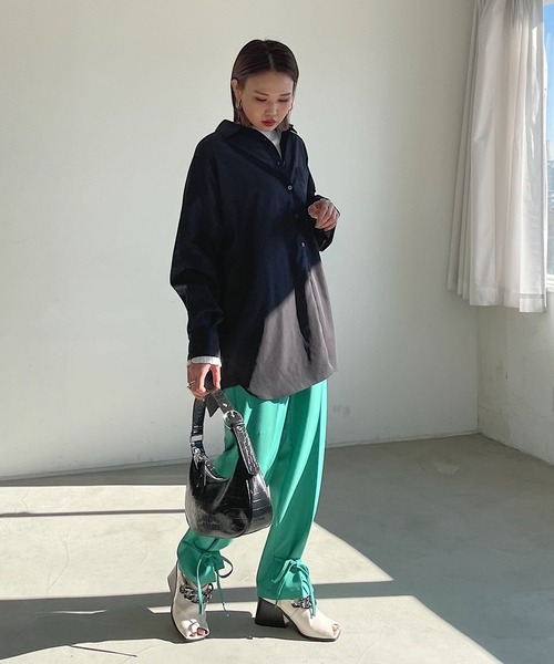 PAGEBOY(ページボーイ)の「コットンライクダッドシャツ(シャツ/ブラウス・レディース・ブラック/オフホワイト/ブルー・FREE)」の4枚目の写真