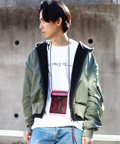 STANDARD SUPPLY(スタンダードサプライ)の「STANDARD SUPPLY × BEAMS / 別注 SLING PURSE M(ショルダーバッグ・メンズ・ブラック/パープル/ピンク/ターコイズブルー/イエロー/ライトカーキ・ONE SIZE)」の17枚目の写真