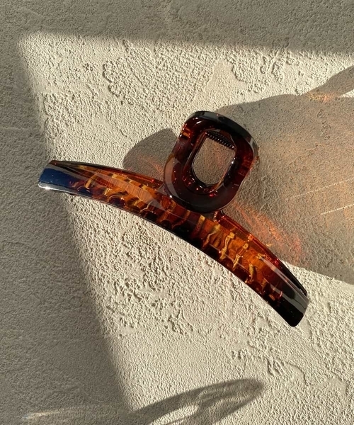 a.v.v（アーヴェヴェ）の「バンスクリップ（バレッタ/ヘアクリップ・レディース・ベージュ/ブラウン・38）」の2枚目の写真