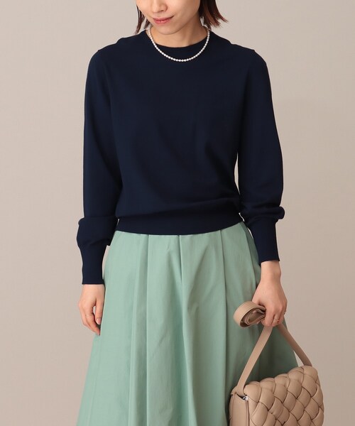 UNTITLED（アンタイトル）の「◆パールボタン付き レーヨンストレッチニット【洗える】（ニット/セーター・レディース・ブラック/ネイビー/グレー系・02/00）」の3枚目の写真