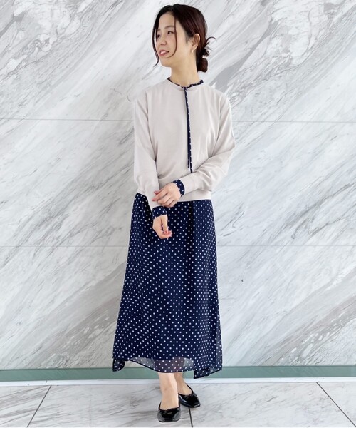 UNTITLED（アンタイトル）の「◆パールボタン付き レーヨンストレッチニット【洗える】（ニット/セーター・レディース・ブラック/ネイビー/グレー系・02/00）」の17枚目の写真