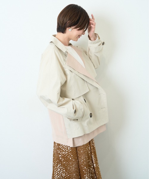 HERENCIA(ヘレンチア)の「レイヤードデザイン ツイル ショート トレンチ(トレンチコート・レディース・ブラック/ミント/ライトベージュ・MEDIUM)」の9枚目の写真