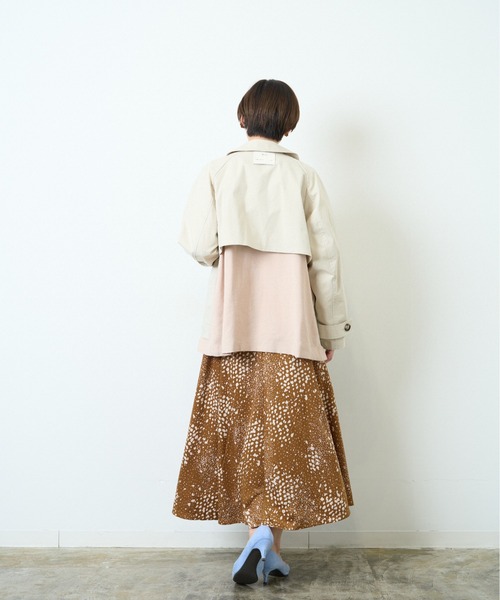 HERENCIA(ヘレンチア)の「レイヤードデザイン ツイル ショート トレンチ(トレンチコート・レディース・ブラック/ミント/ライトベージュ・MEDIUM)」の6枚目の写真