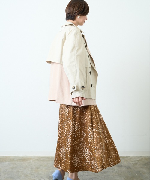 HERENCIA(ヘレンチア)の「レイヤードデザイン ツイル ショート トレンチ(トレンチコート・レディース・ブラック/ミント/ライトベージュ・MEDIUM)」の8枚目の写真